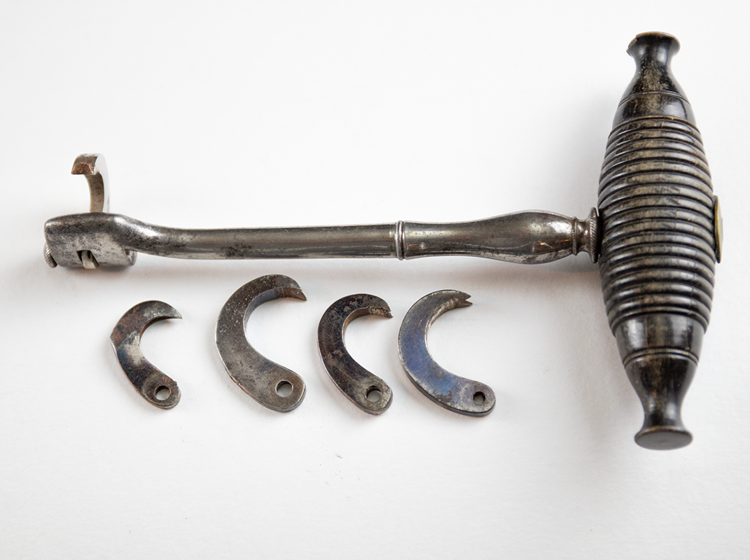Tooth Key with Five Claws