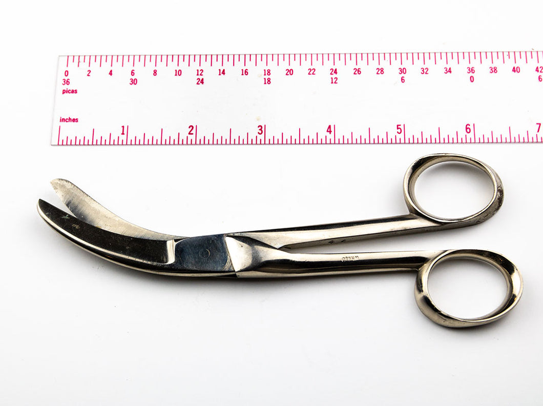 Curved Operating Scissor